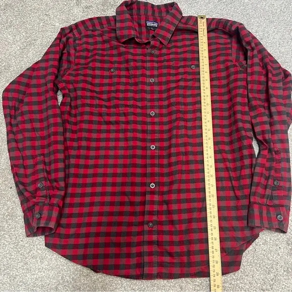 Patagonia Shirt Mens Large Red Plaid Flannel Button Up Organic Cotton Outdoors - Picture 2 of 7